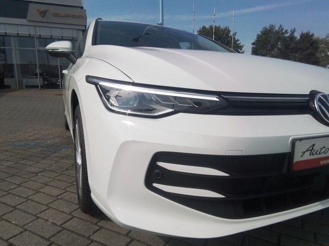 Fahrzeugabbildung Volkswagen Golf VIII Variant TSI LED AHK ACC PDC SH LM