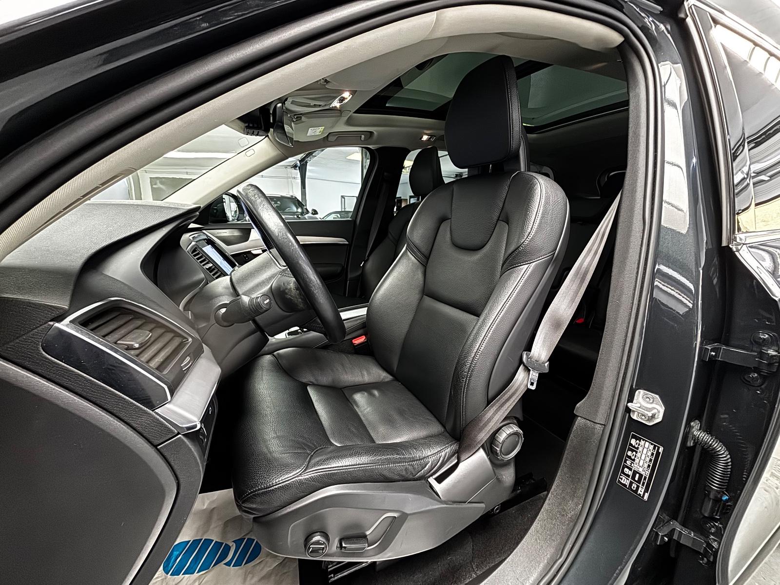 Volvo XC90 Momentum Pro AWD CAM 7-STZ PANO ACC HARMAN/