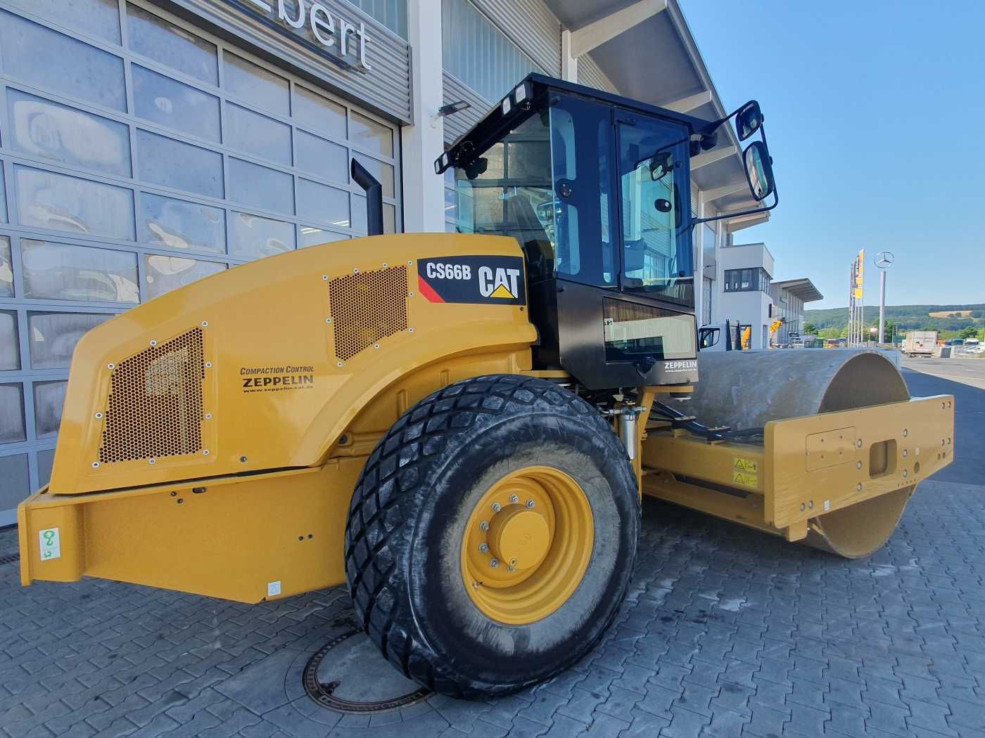 Fahrzeugabbildung CAT CS66B Walzenzug / 2017 / nur 630h! / Klima