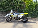 Husqvarna Te300i Supermoto - HUSQVARNA TE 300I
