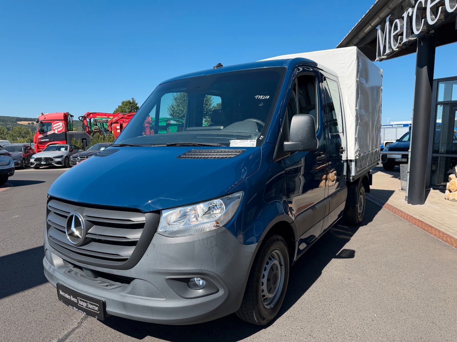 Fahrzeugabbildung Mercedes-Benz Sprinter 215 CDI DoKa Klima AHK