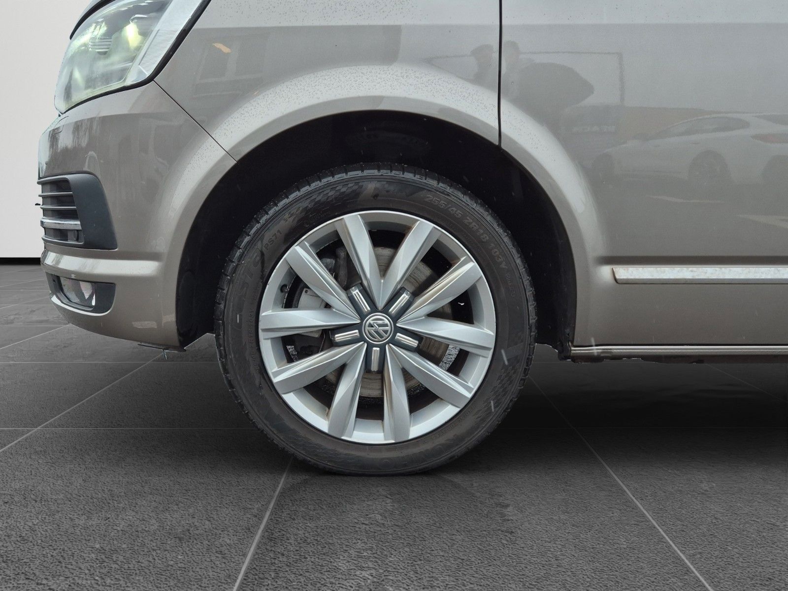 Fahrzeugabbildung Volkswagen T6 2.0 TDI COMFORT DSG AHK LED KAM STHZ WINTERR