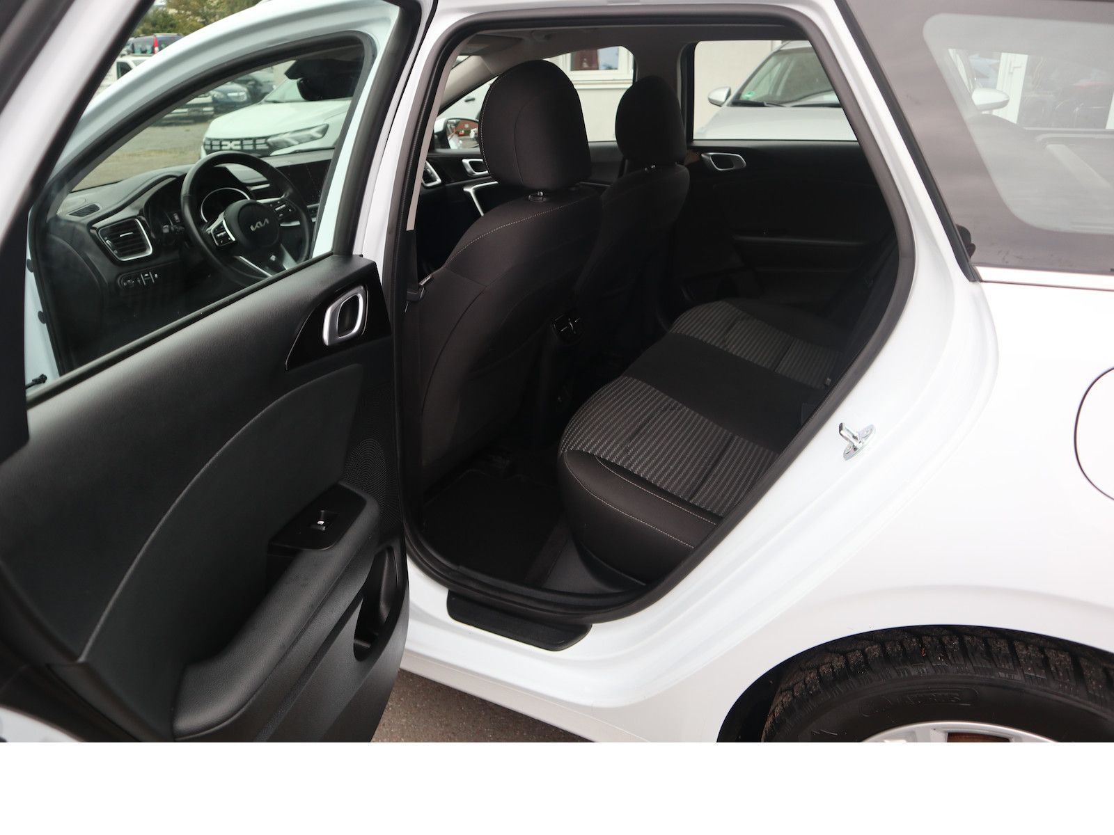 Fahrzeugabbildung Kia cee´d Sportswagon Ultimate 1.5 DCT CAM SHZ NAVI