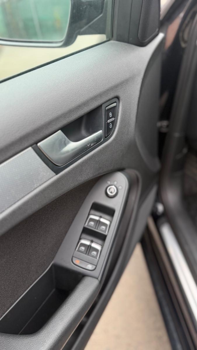 Audi A4 2013 — photo 17