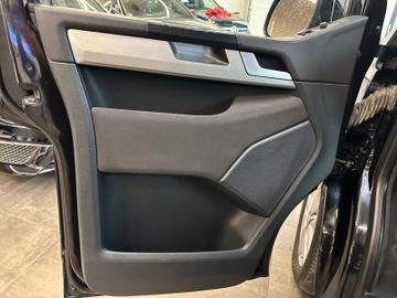 MYAUTOCENTER – Gebraucht- und Jahreswagen mit Werkstattservice in Pfaffenhofen Volkswagen T6 Multivan Comfortline 4Motion *WLAN*Klima*Navi