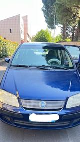 Fiat Idea 1.3 Multijet 16V 70 CV BlackLabel - blaue Fiat Idea