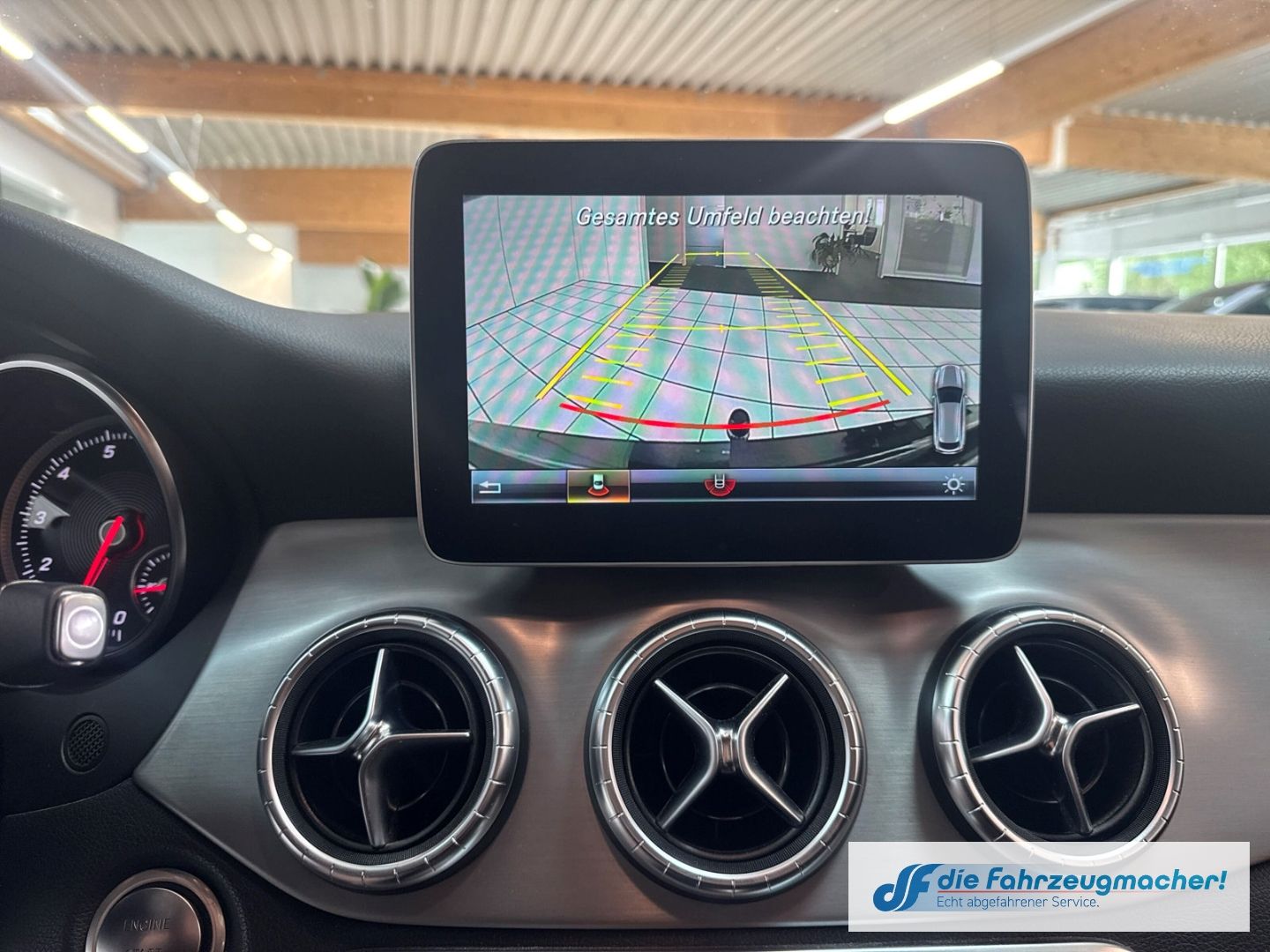 Fahrzeugabbildung Mercedes-Benz CLA 180 Shooting Brake AMG Sportpaket Navi LED *