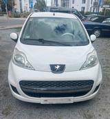 Peugeot 107 mit Allwetterreifen, TÜV neu b... - Peugeot 107 in Frankfurt (Main)