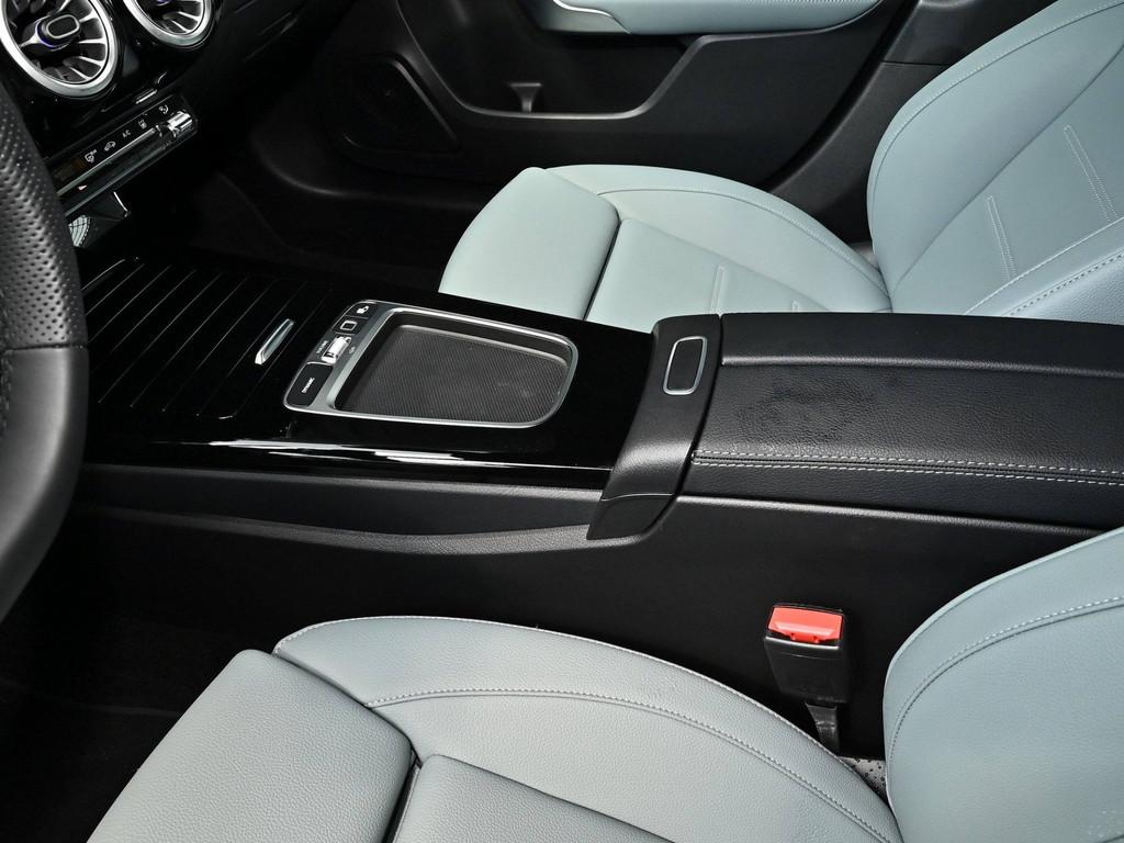 Mercedes-Benz A 250 e AMG Sport Advanced+ HUD LED 360° NAVI BT