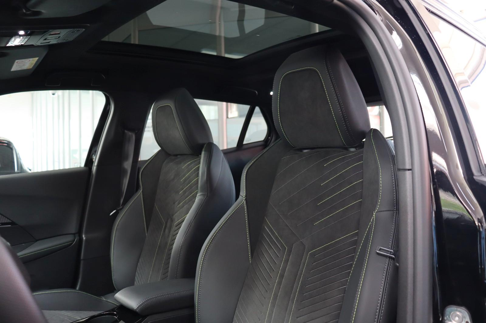 Peugeot 2008 GT HYBRID 145 e-DSC6 Alcantara 360° Schiebe