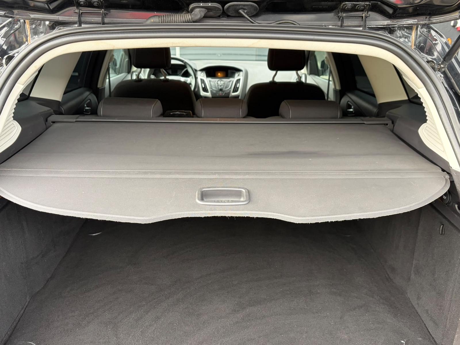 Ford Focus 2014 — photo 12