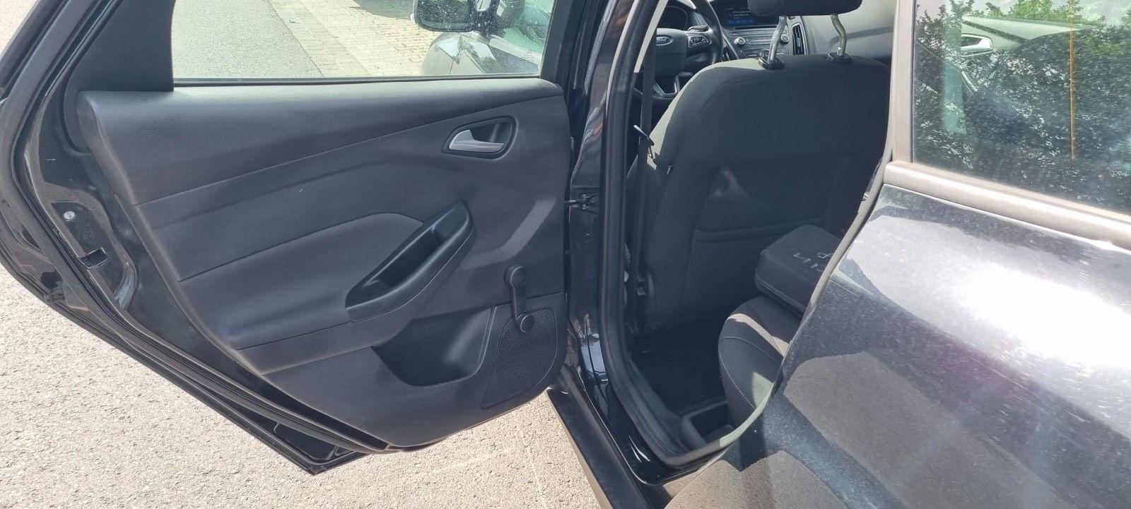 Ford Focus 2015 — photo 11