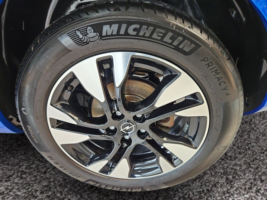 Fahrzeugabbildung Opel Grandland 1.2 DI Elegance Navi LED-Matrix Park&G