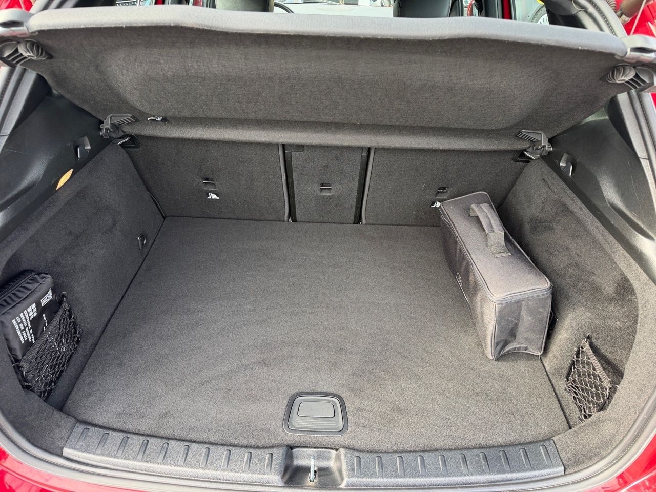Fahrzeugabbildung Mercedes-Benz EQA 250 PROGRESSIVE+360+AMBIENTE+TOTWINKEL+SHZ