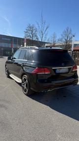 Mercedes-Benz GLE 350d 4MATIC AMG Line | Panoramadach | Kamera - Mercedes-Benz GLE 350 mit Panoramadach