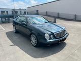 Mercedes-Benz CLK 230 - blaue Mercedes-Benz CE-Klasse