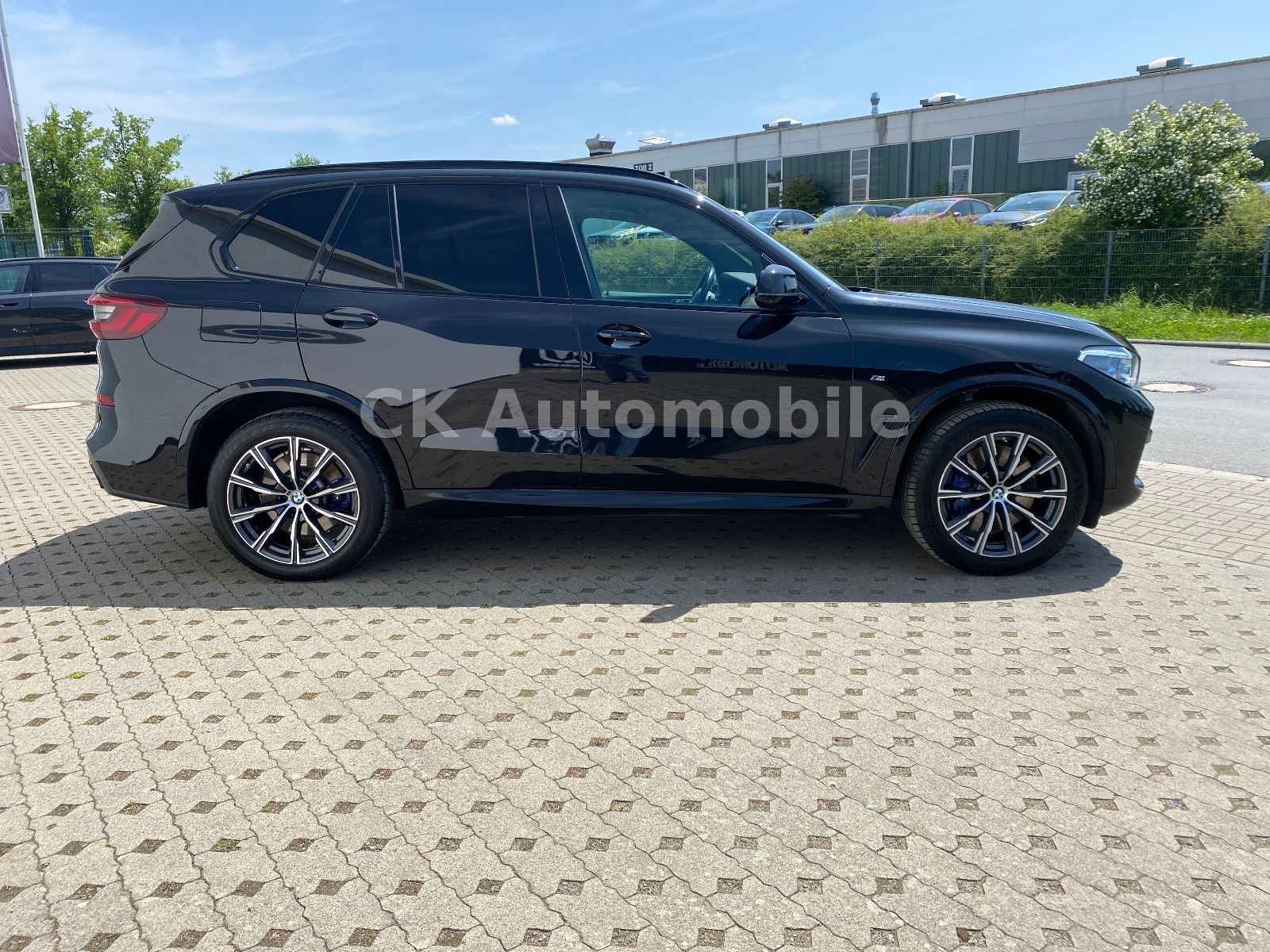 Fahrzeugabbildung BMW X5 xDrive 40d M-Sport/laser/Head-Up/Pano/ACC/AHK