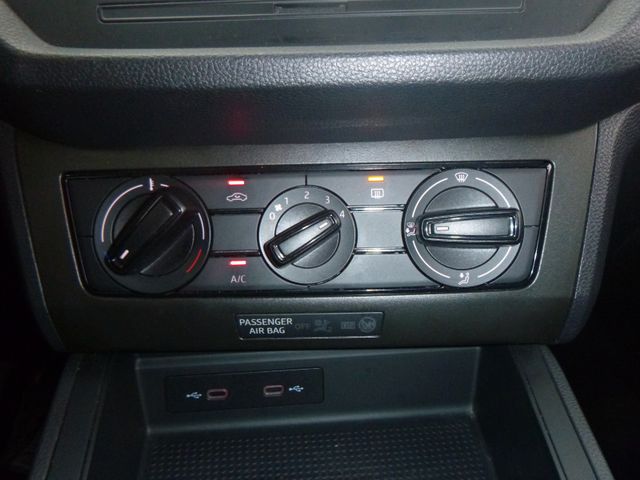 Fahrzeugabbildung Seat Ibiza 1,0 MPI Reference >34.304KM/Klima<