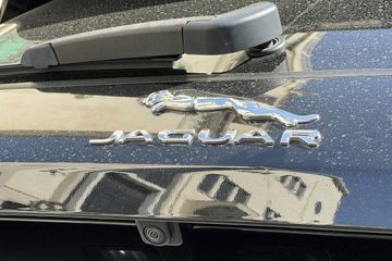 Jaguar F-Pace - 9
