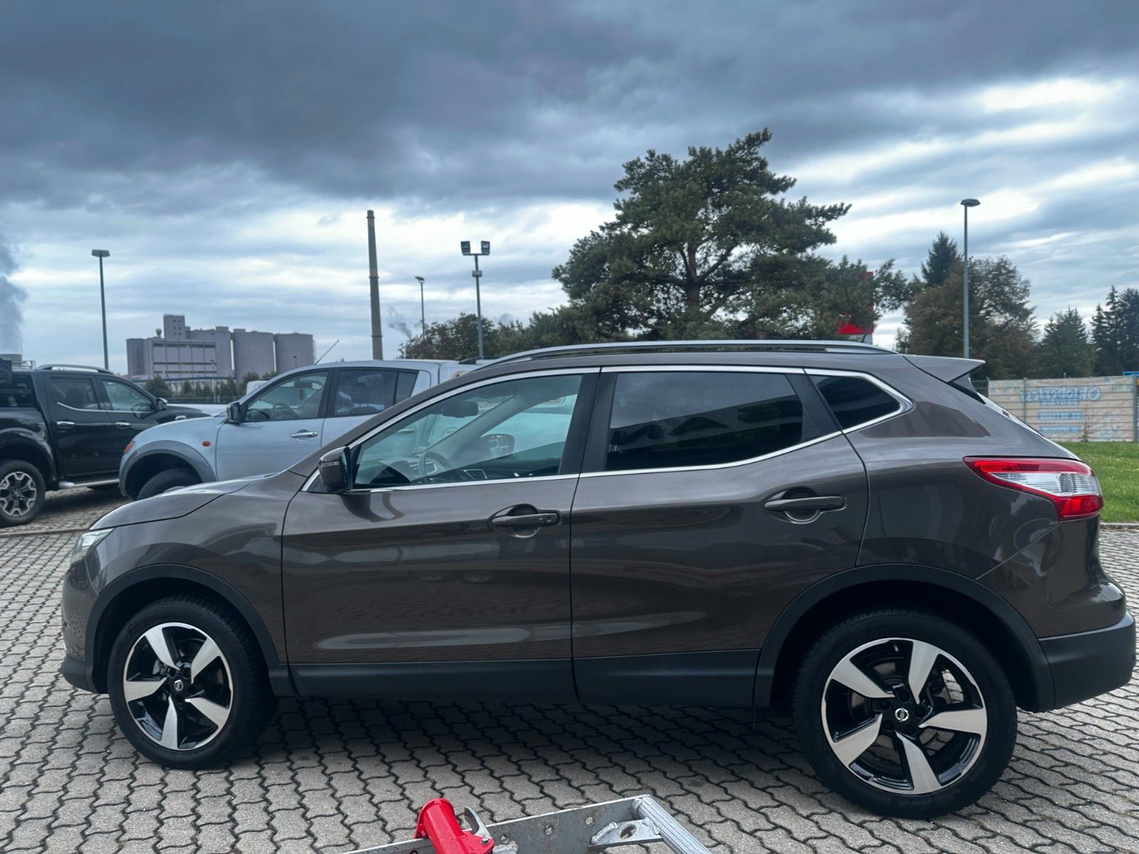 Fahrzeugabbildung Nissan Qashqai N-Connecta, AHK, Sitzheizung, wenig KM