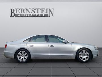 Audi A8 - 8