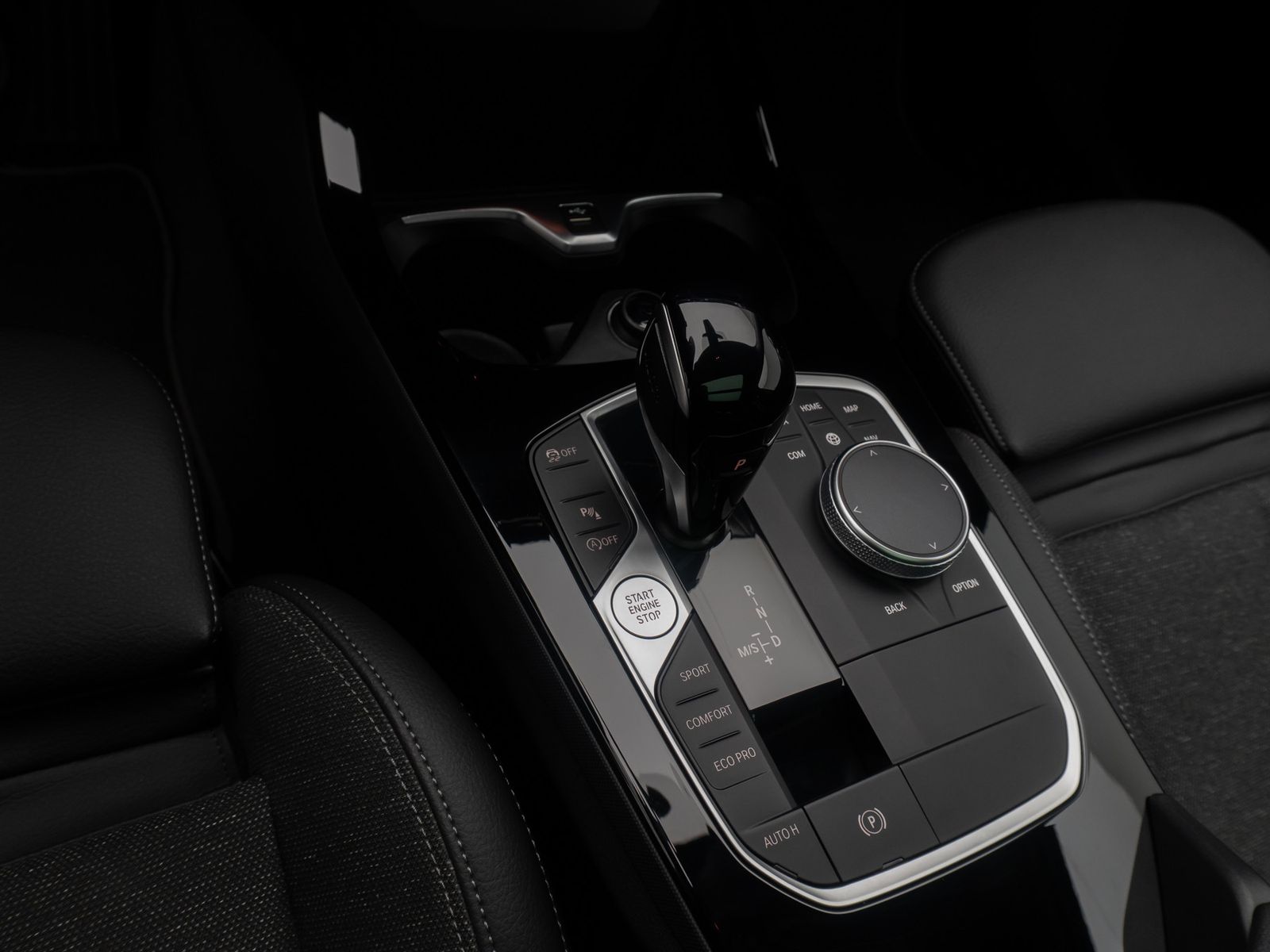 Fahrzeugabbildung BMW 118i Sport Line Kamera DAB Lenkradhzng Panorama