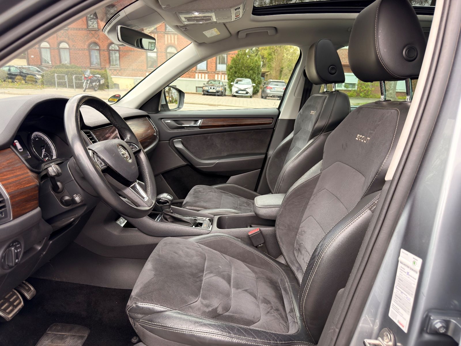Kodiaq Scout 4×4 *Pano*LED*Leder*360°*7-Sitzer*