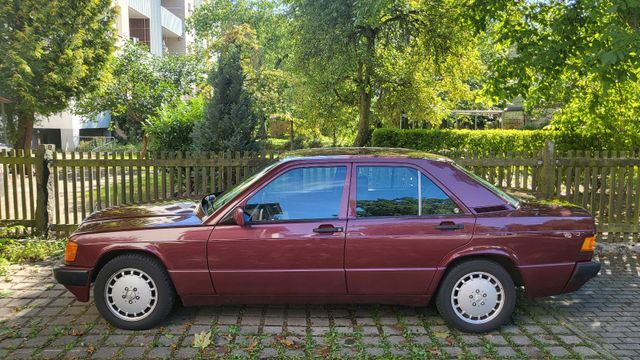 Mercedes-Benz Oldtimer Fans aufgepasst: Mercedes Benz 19...