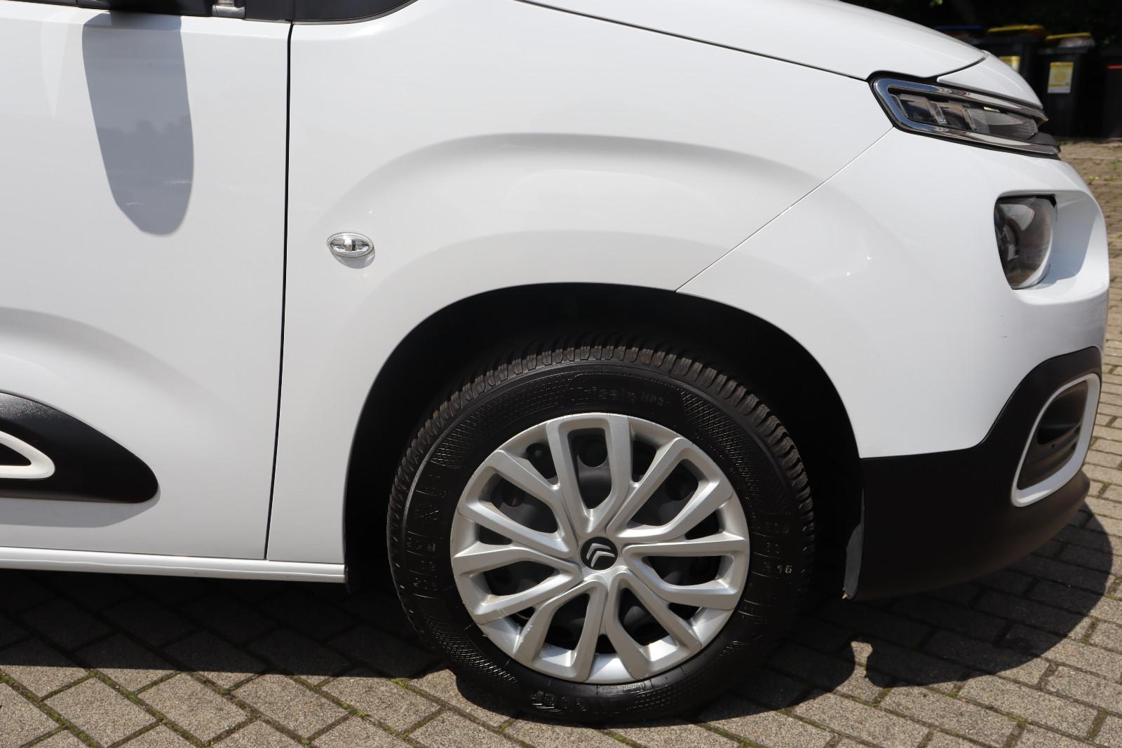 Citroën Berlingo 1.5 HDI MPV Feel M Aut. LED 360° 1.Hand