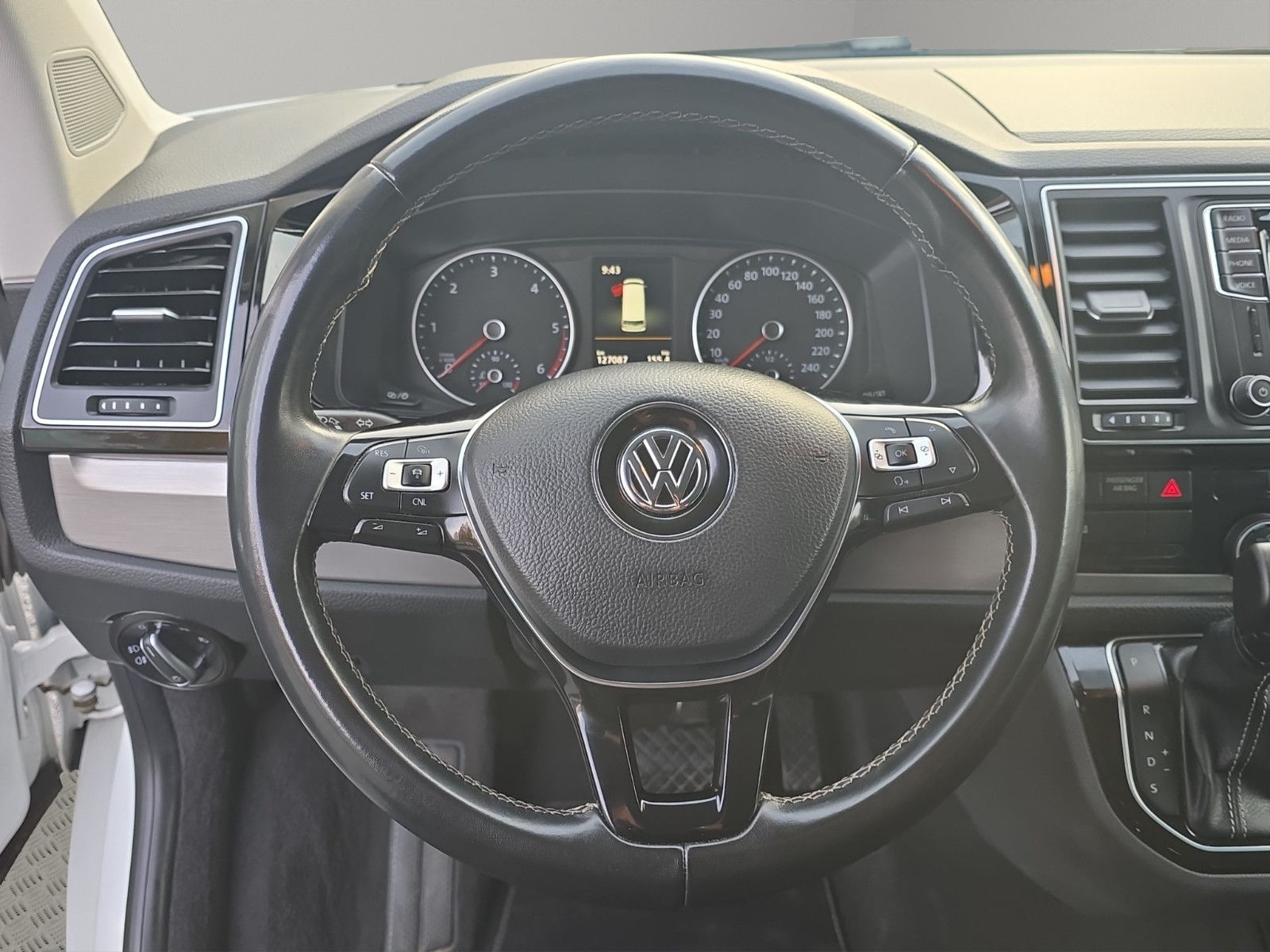 Fahrzeugabbildung Volkswagen T6 Multivan Generation Six+DSG+7 Sitze+AHK+LED