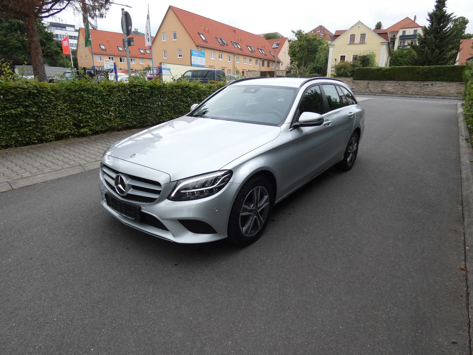 MERCEDES-BENZ C 180 T d LED Navi Kamera Sitzheizung Multi