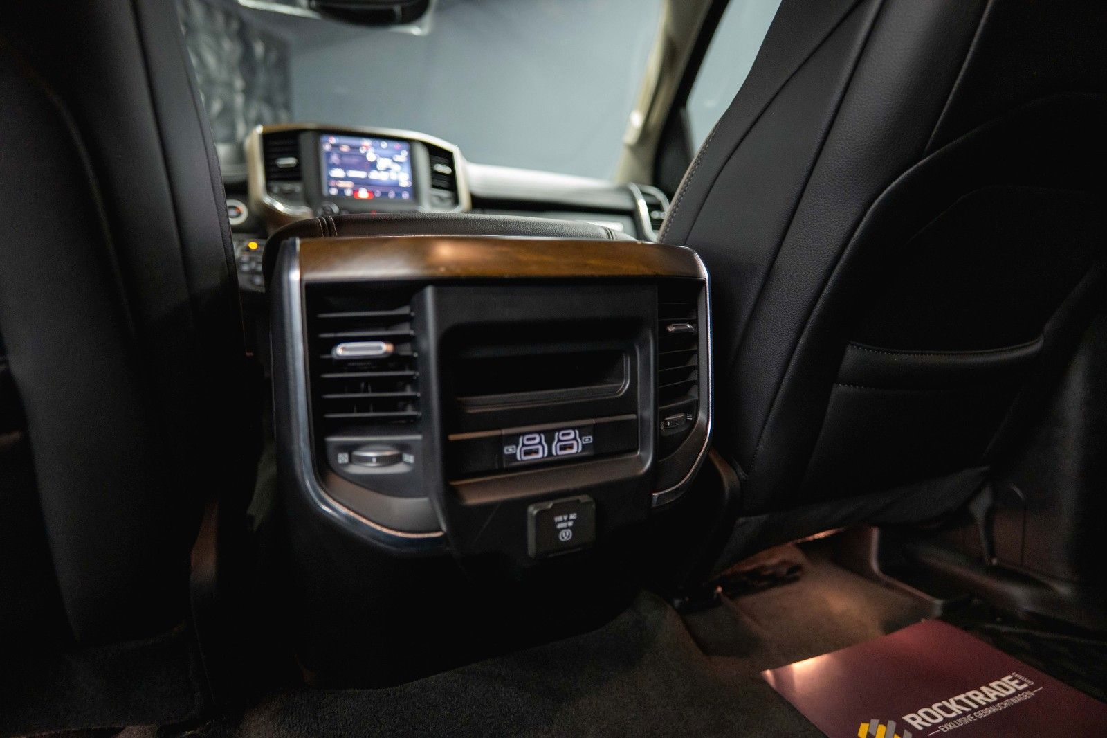 Fahrzeugabbildung Dodge RAM 5.7 V8 HEMI 4x4 Night LARAMIE LONGBED 19%
