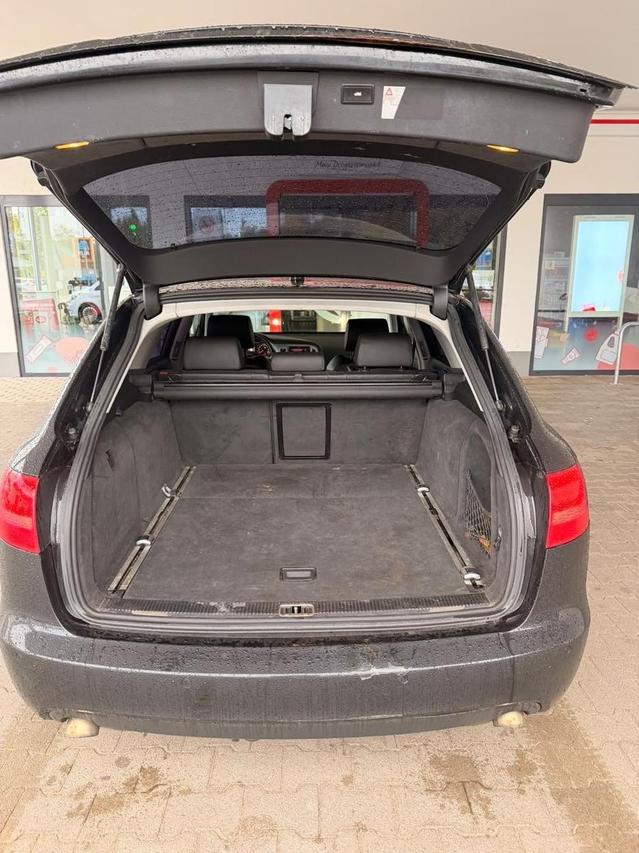 Audi A6 2009 — rear view