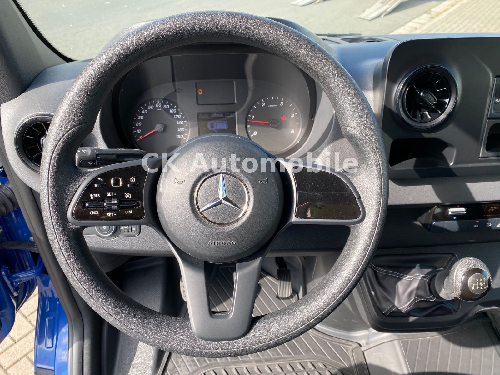 Fahrzeugabbildung Mercedes-Benz Sprinter III Tourer 214 RWD L2 /9 Sitze/Klima