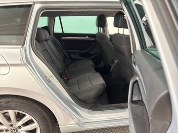 Volkswagen Passat Variant - 11