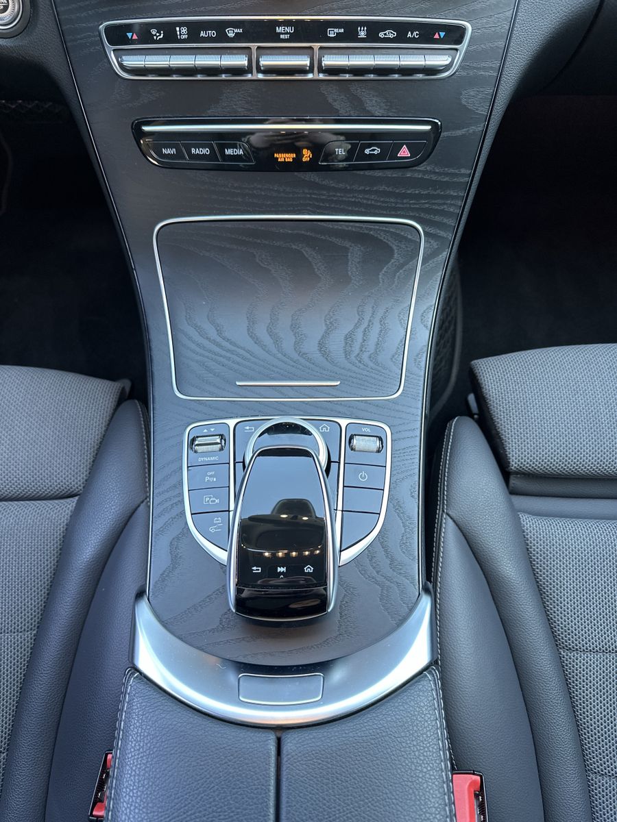 Fahrzeugabbildung Mercedes-Benz C 300de T Avantgarde NAV+LED+KAM+CARPLAY+18ZO+PP