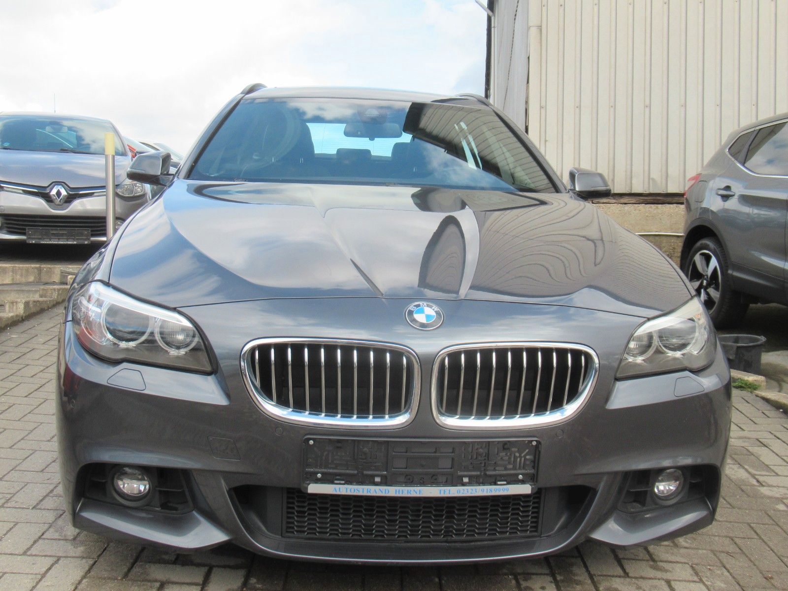 BMW 520 Touring M PAKET-NAVI PROF-HUD-LEDER-PANO-XEN