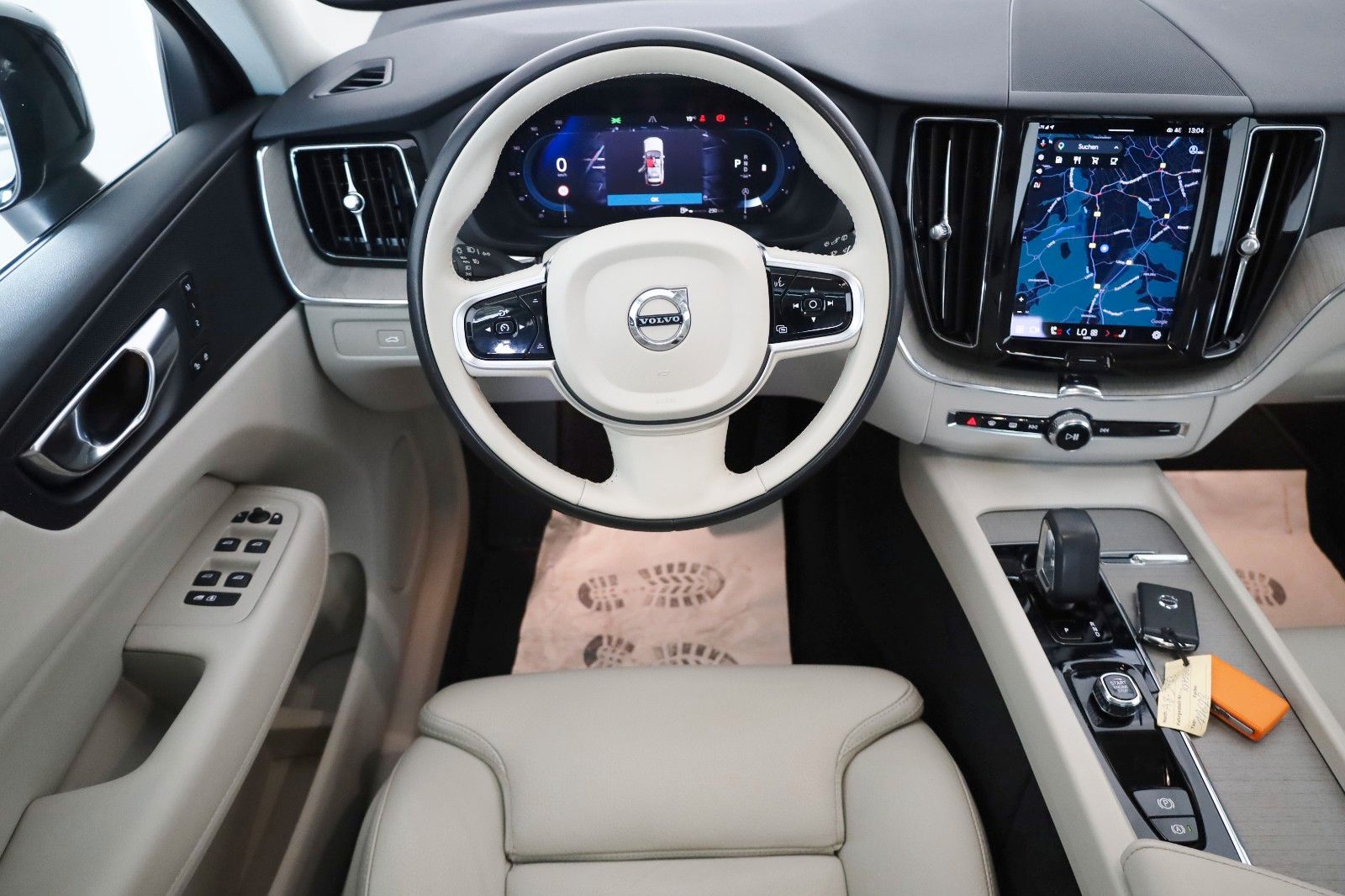 Fahrzeugabbildung Volvo XC60 AWD Plus Dark Leder,LED,Panorama,360° Cam