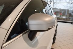 VOLVO XC60 D5 AWD~R Design~Leder~Business~I-safe~21"