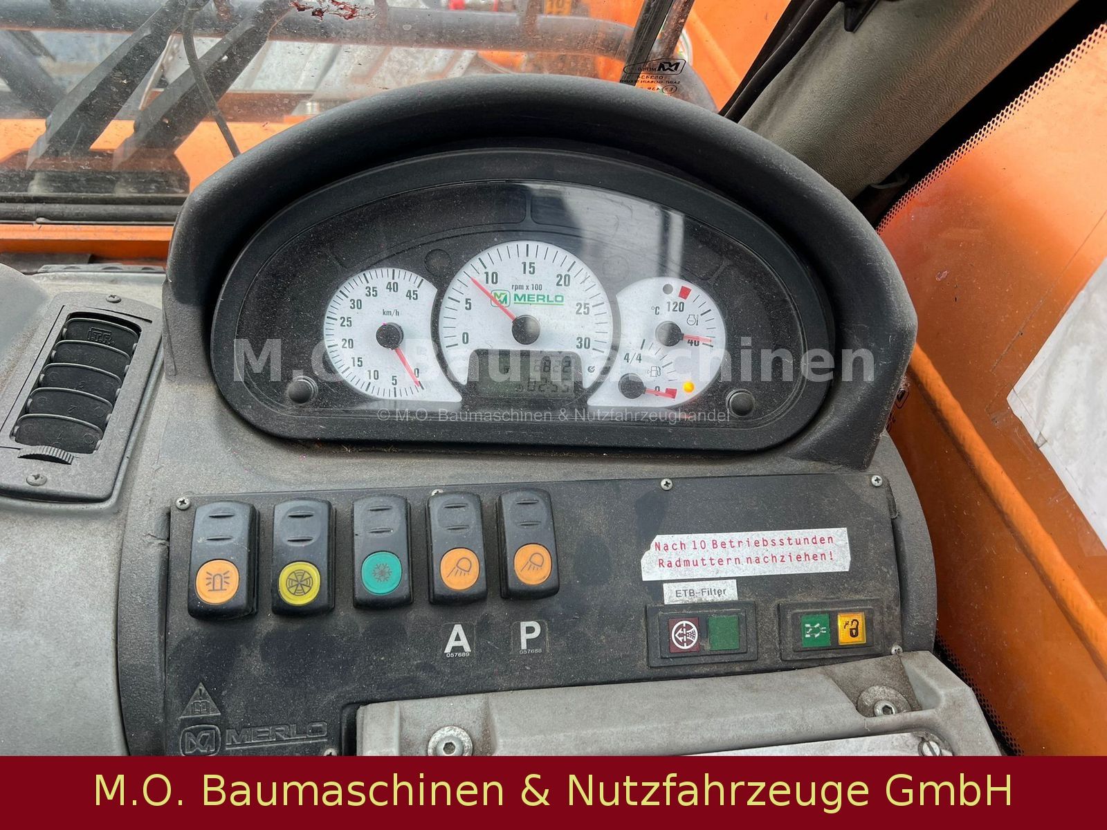 Fahrzeugabbildung Merlo P 25.6 / SW / Palettengabel / Schaufel