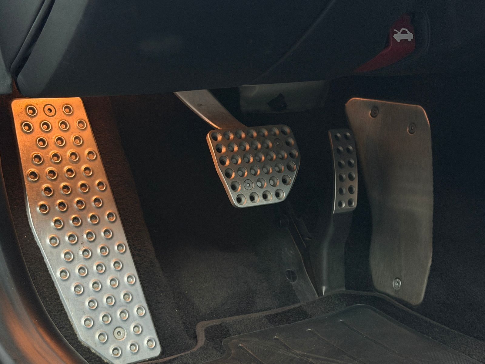 Fahrzeugabbildung Ferrari F12 Berlinetta|RACING-SEATS|NOVITEC-UMBAU|LIFT