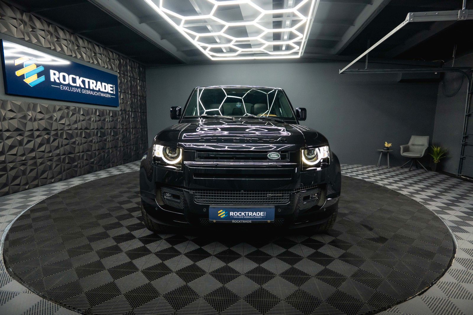 Fahrzeugabbildung Land Rover Defender 110 X-Dynamic Black Style Pack 4x4