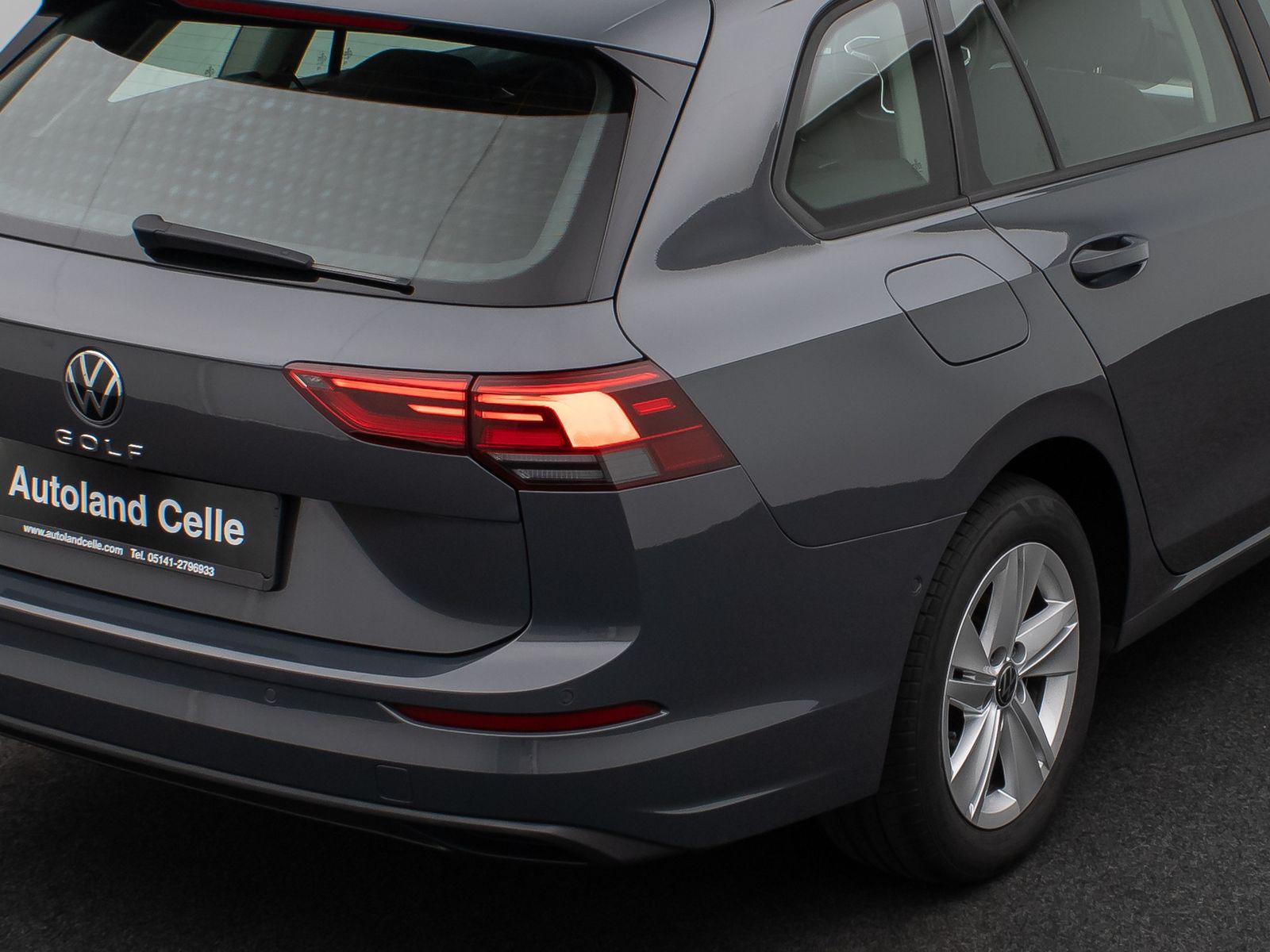 Fahrzeugabbildung Volkswagen Golf VIII Life 2.0 TDI SCR DSG HUD Kamera Lnkrhz