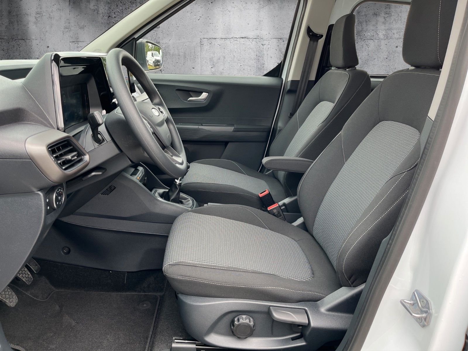 Fahrzeugabbildung Ford Transit Courier Trend Doppelkabine