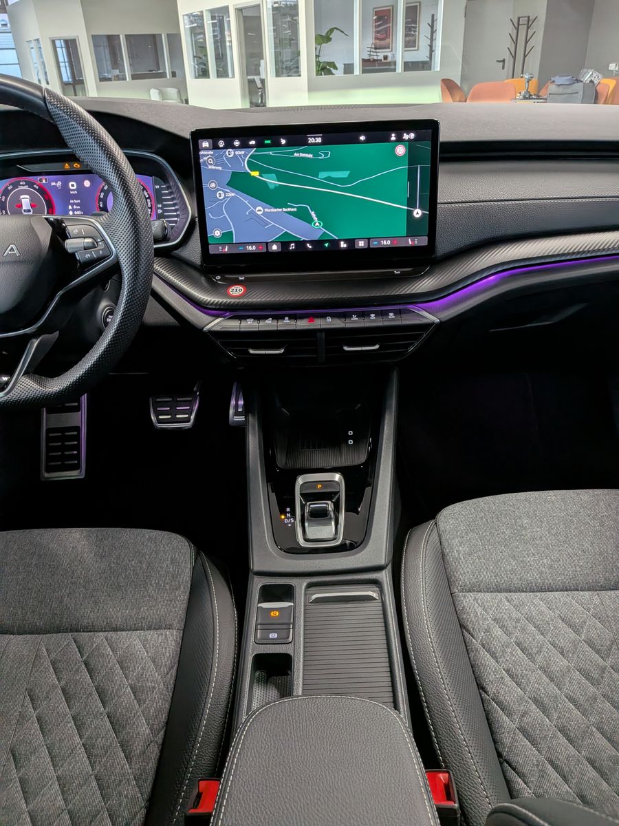 Fahrzeugabbildung SKODA Octavia 2.0 TDI DSG Sportline Matrix 5J-Garantie