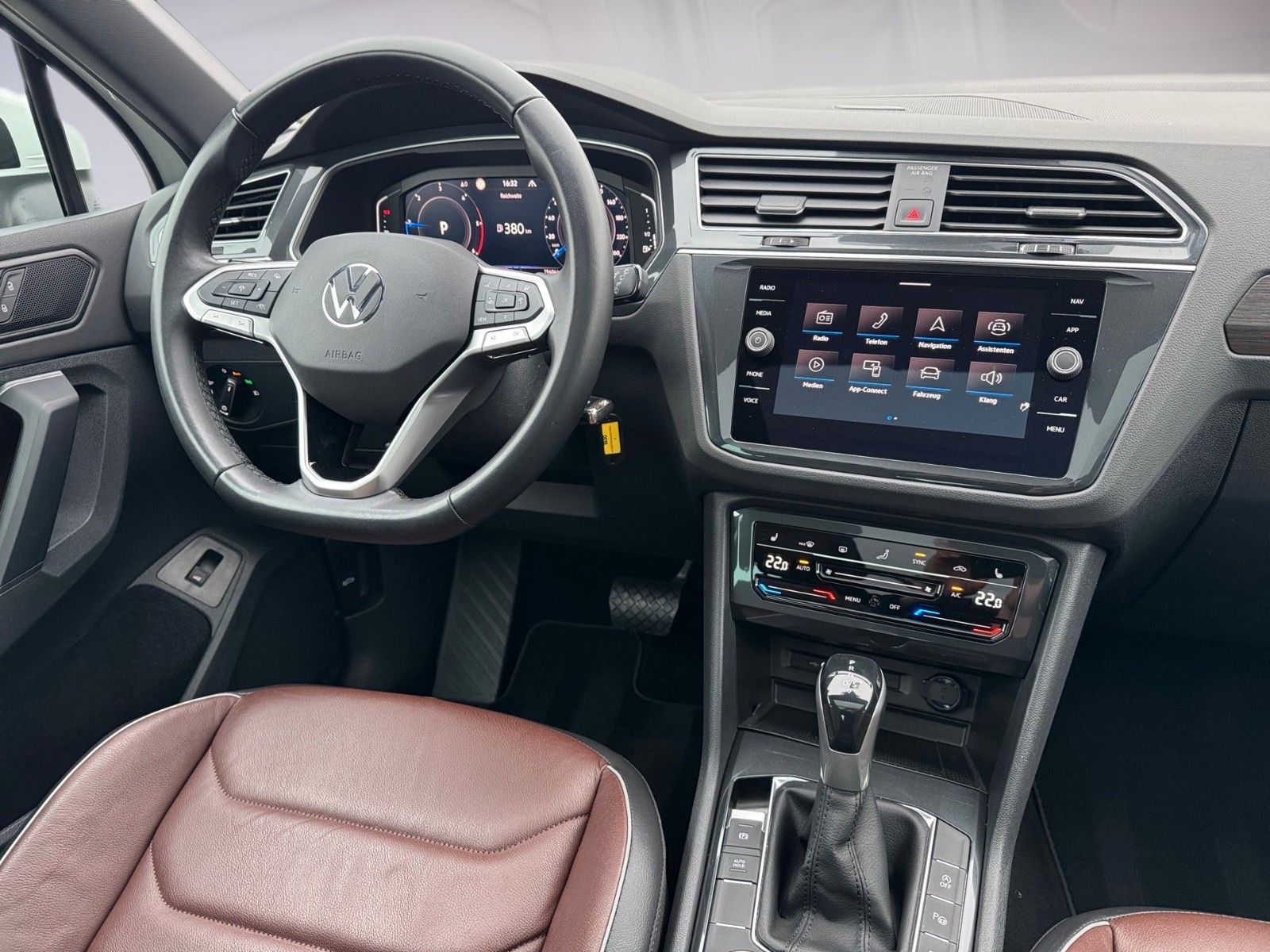 Fahrzeugabbildung Volkswagen Tiguan Elegance 4Motion 2.0 TDI