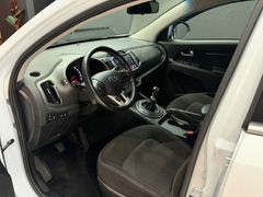 KIA Sportage Attract 2WD*KLIMA*KAMERA*SHZ*NAVI*TOP KIA Sportage Attract 2WD*KLIMA*KAMERA*SHZ*NAVI*TOP