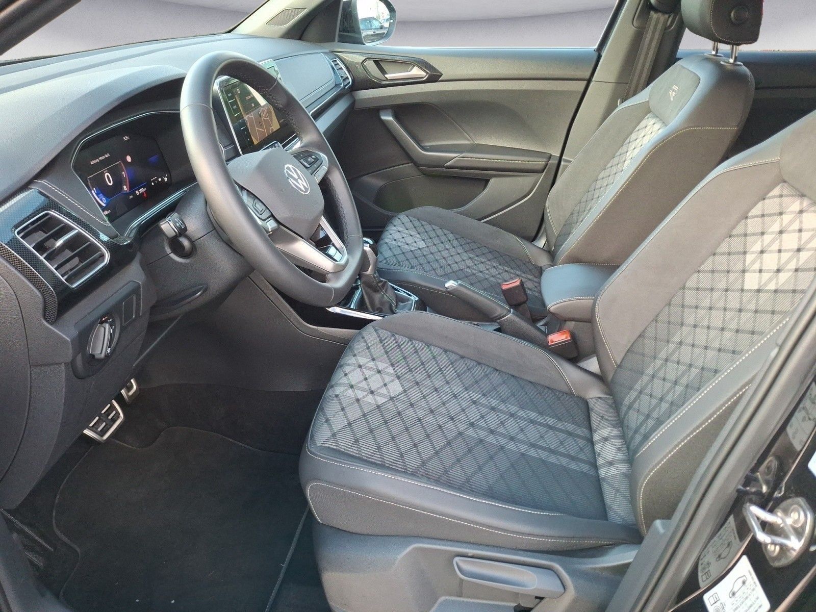 Volkswagen T-Cross - Bild 8