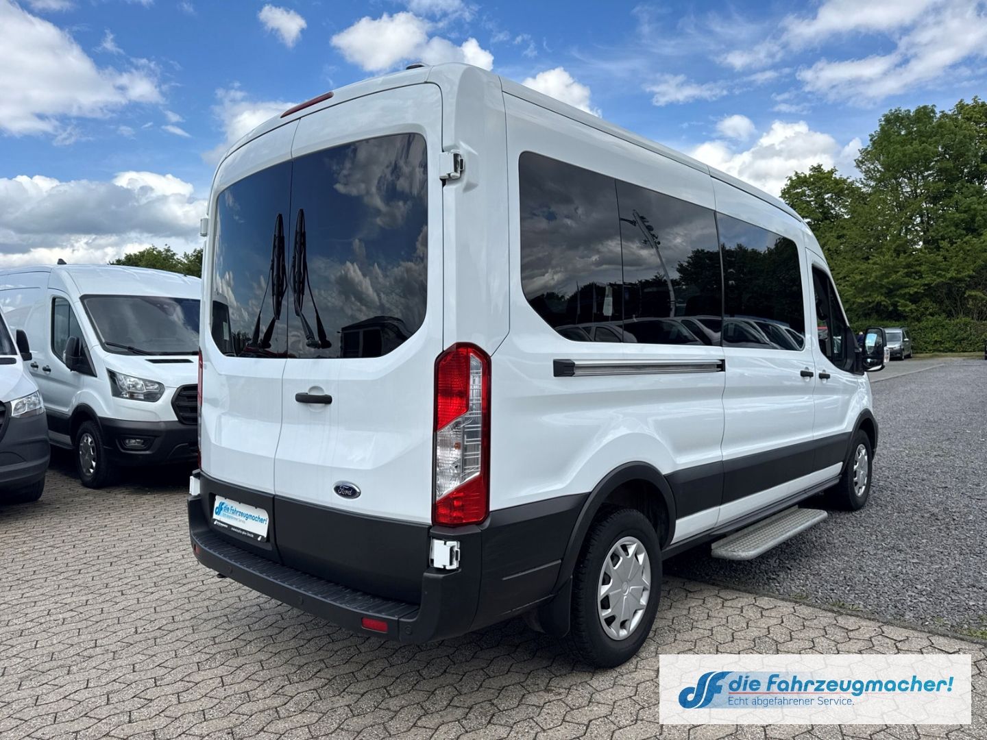 Fahrzeugabbildung Ford Transit Kombi 350 L3 Trend Lift Temp Tel.-Vorb.