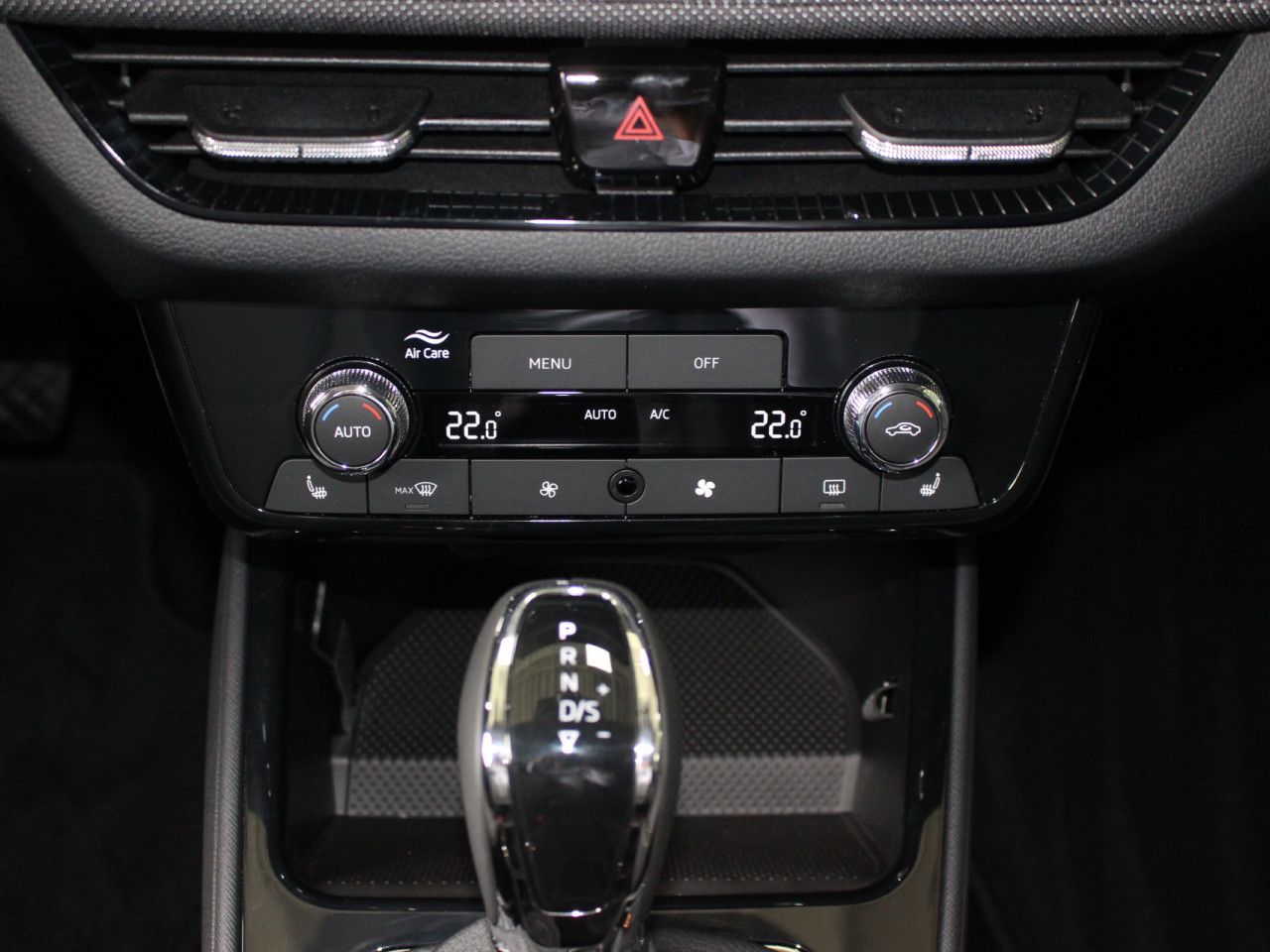 Fahrzeugabbildung SKODA Fabia 1.0 TSI DSG Selection RFK/APP/elekt
